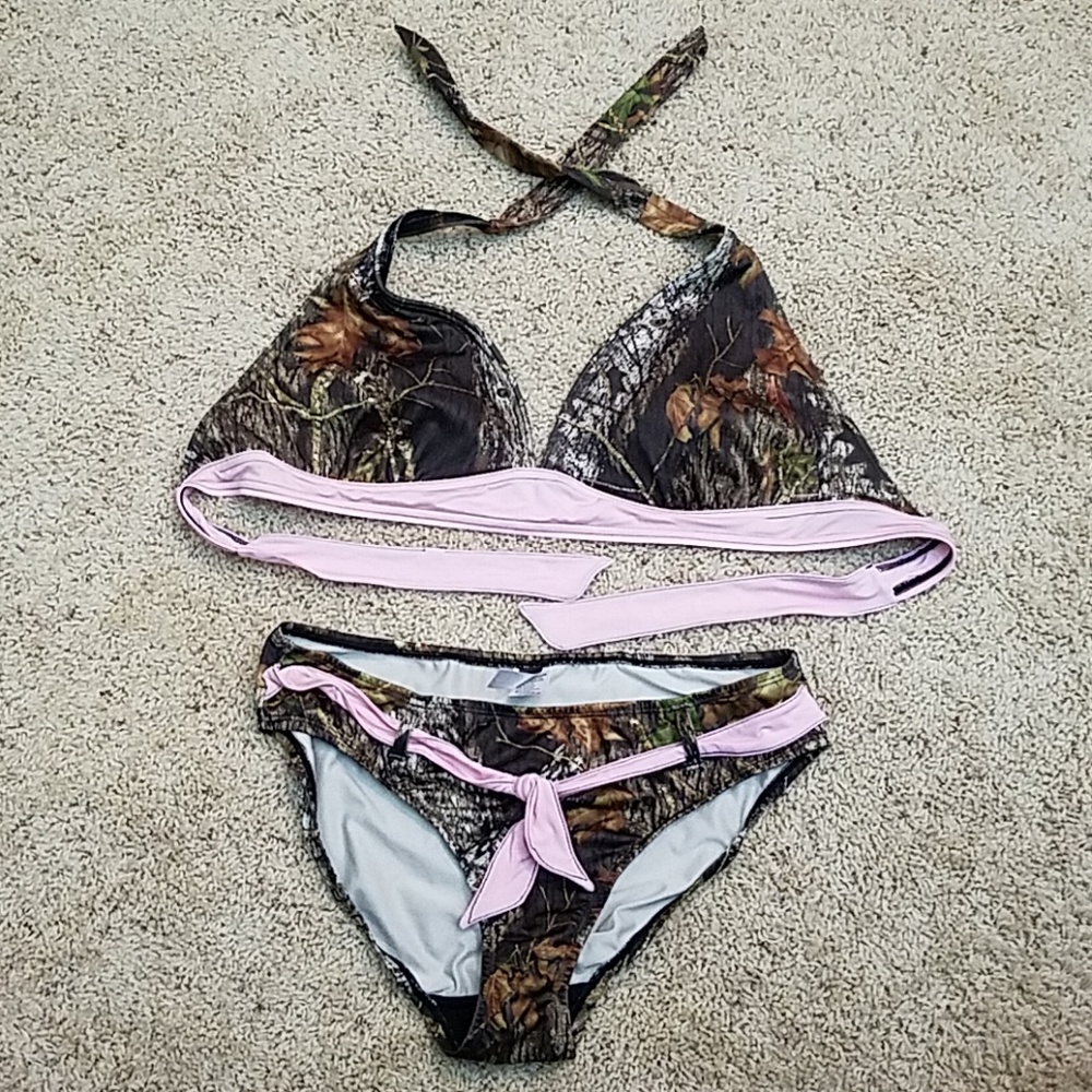 Camo bikini - L top, XL bottom